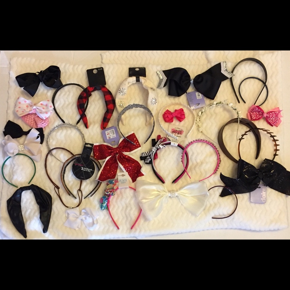 Thirty Plus Piece Bundle Of Headbands & Bows